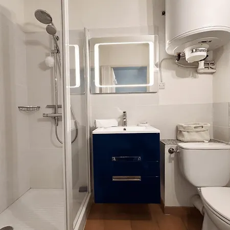 Comfortable And Bright Wifi Apartment *